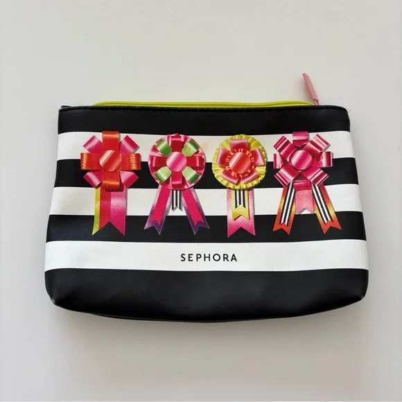 45+ sample pack with makeup bag - Picture 3 of 3